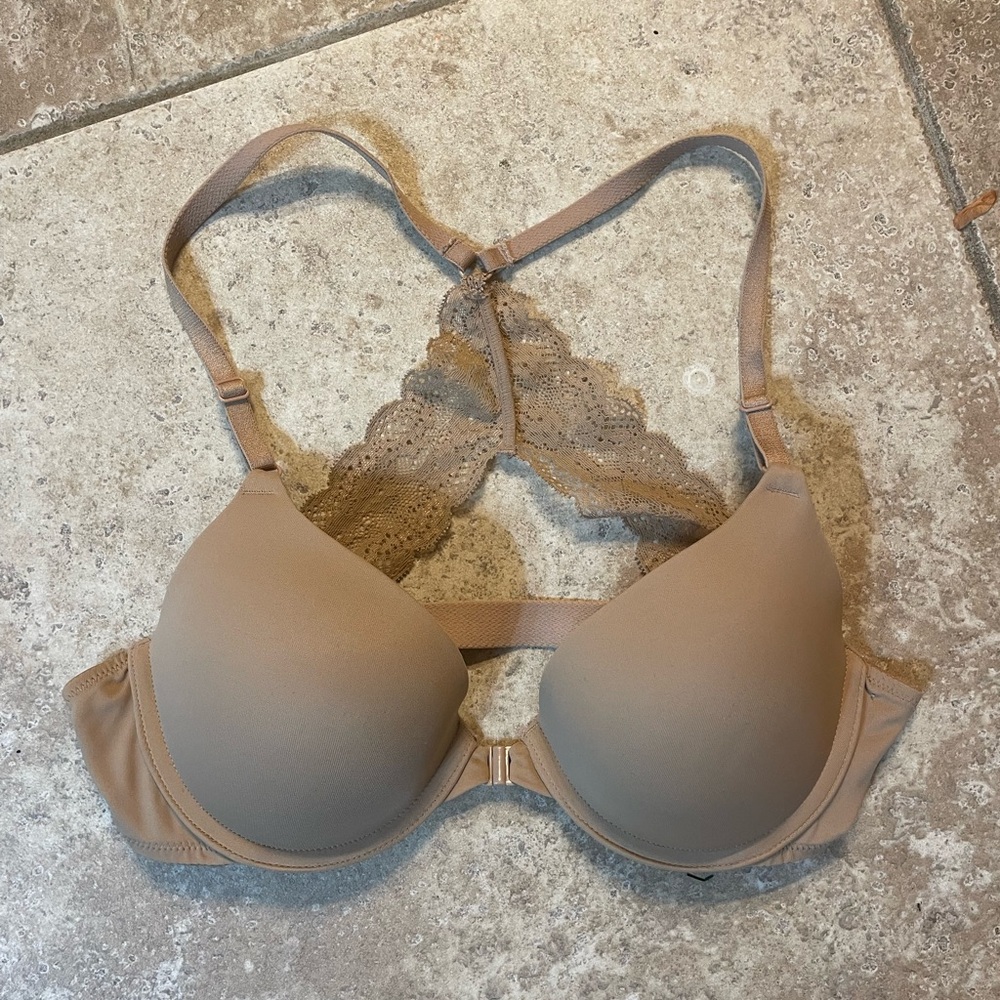 SO Nude Seamless T-Shirt Racerback Bra with Adjustable Straps - size 36 A